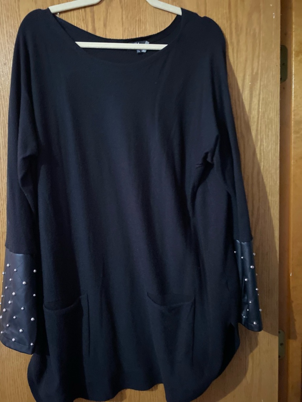 Black Pearl-Trim Long Sleeve Tunic